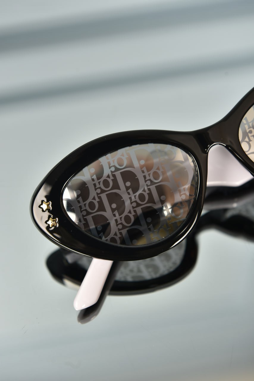 'D - Sunglasses