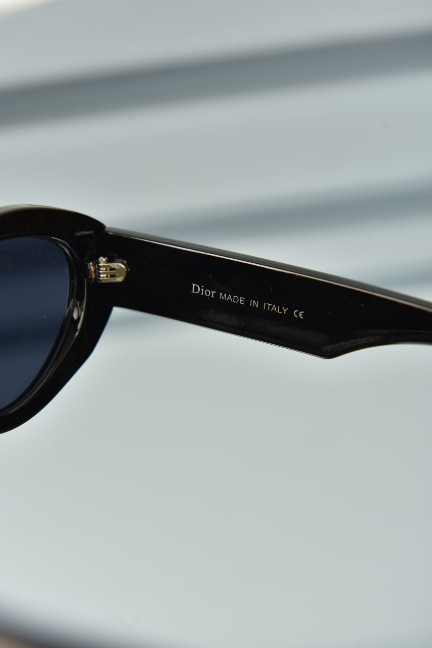 'D - Sunglasses